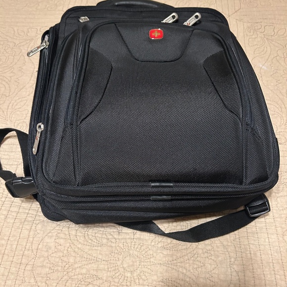 SwissGear Travel Laptop Backpack - Picture 1 of 10